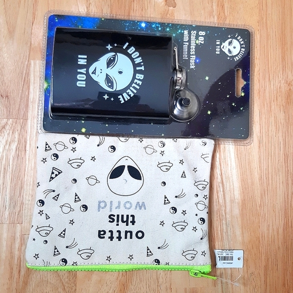 Alien Flask & Bag